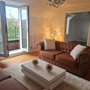 https://apt-30-the-elms.hotelsin-chester.com